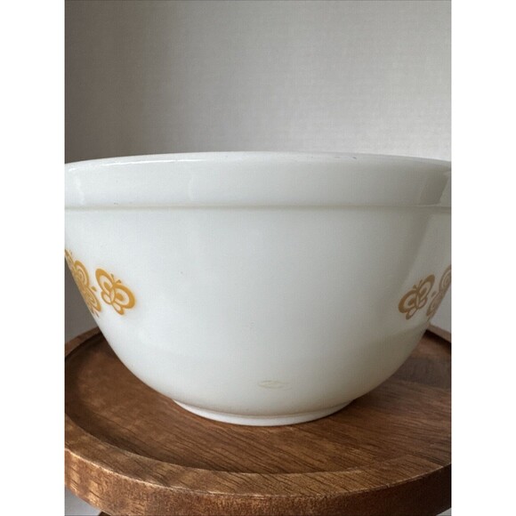 Pyrex Butterfly Gold Mixing Bowl # 402 - 1½ QT - 1.5 L Nesting Mixing Bowl 7¼" - Picture 3 of 12
